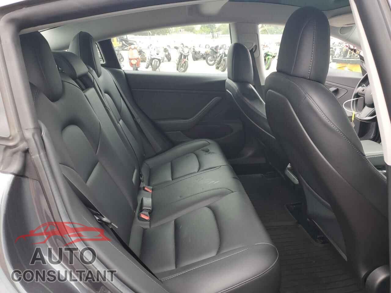TESLA MODEL 3 2019 - 5YJ3E1EA2KF396328