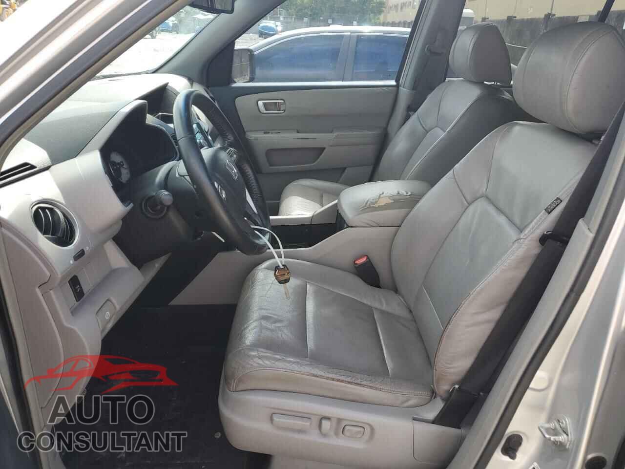 HONDA PILOT 2009 - 5FNYF385X9B012755