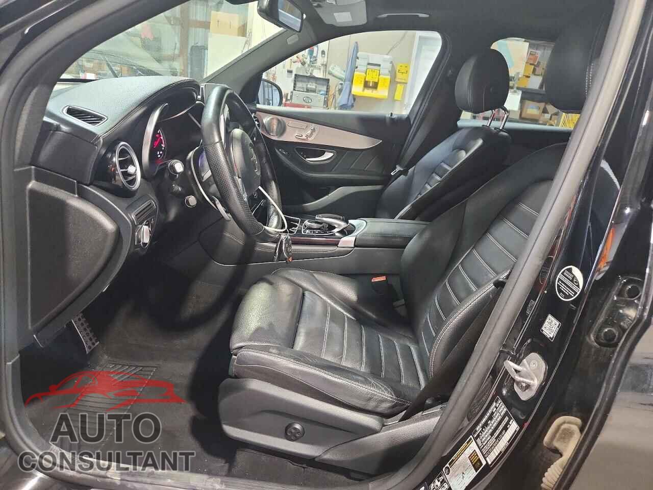 MERCEDES-BENZ GLC-CLASS 2017 - WDC0G6EBXHF172189