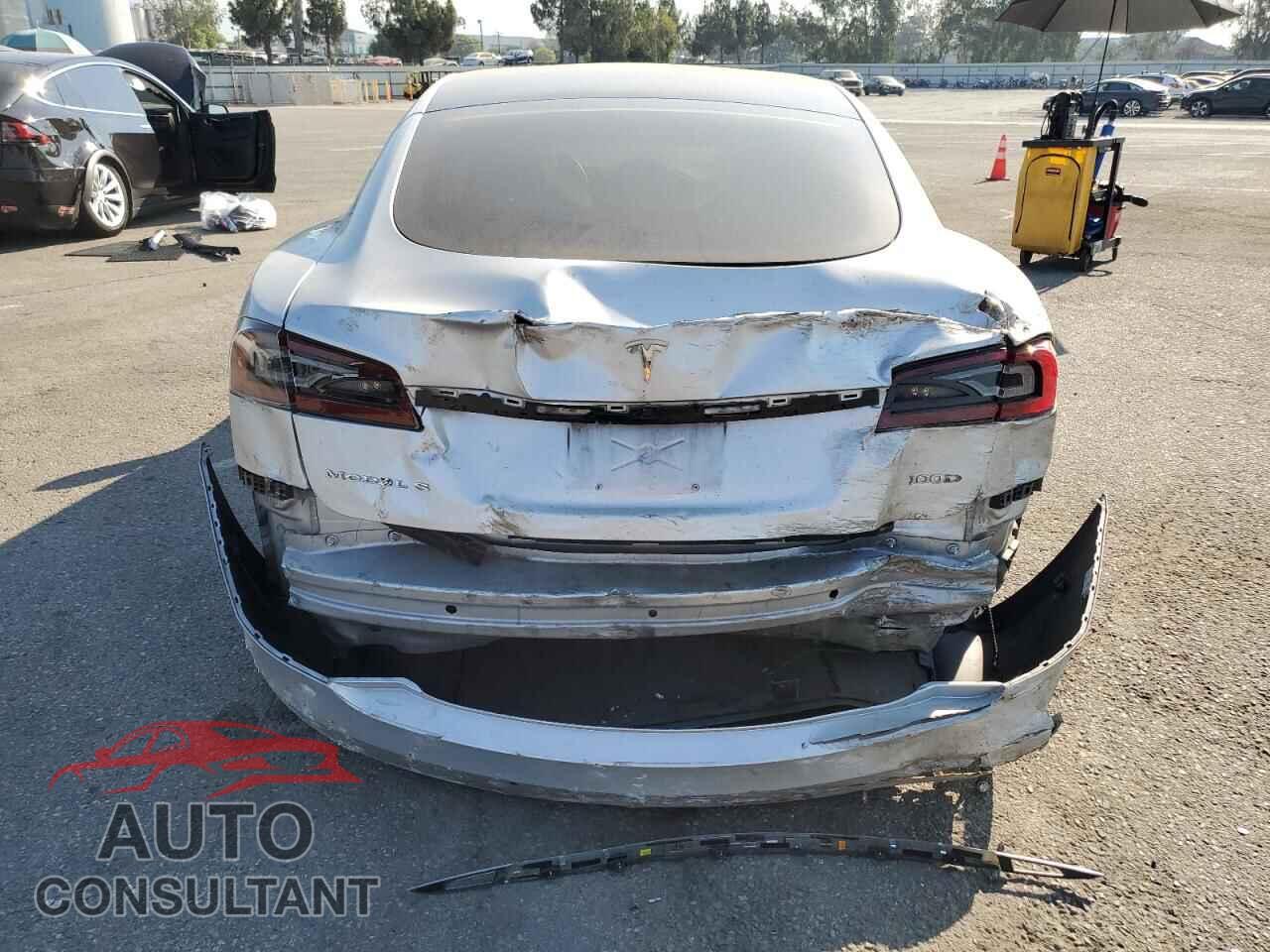 TESLA MODEL S 2018 - 5YJSA1E25JF247670