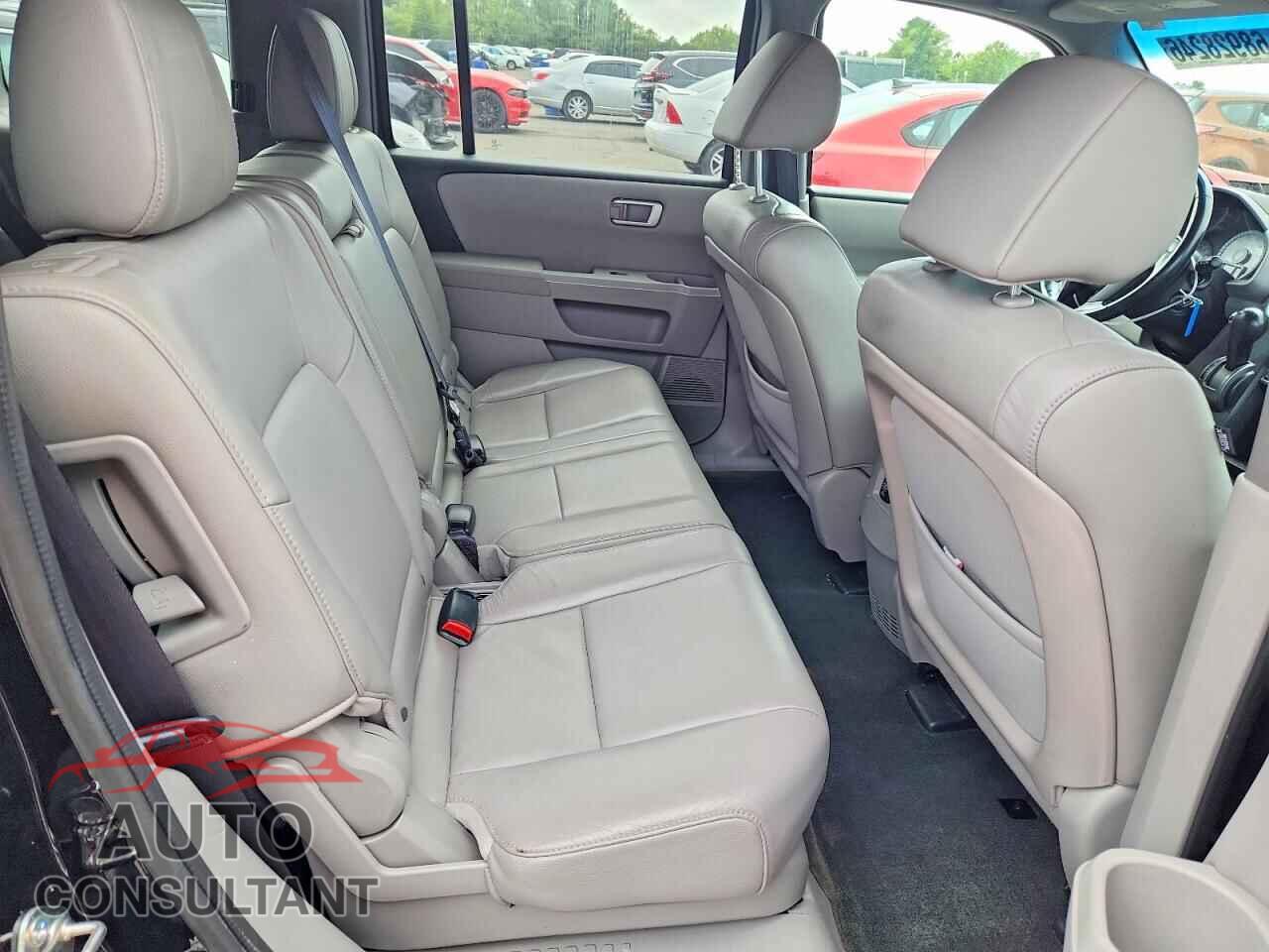 HONDA PILOT 2015 - 5FNYF4H59FB026762