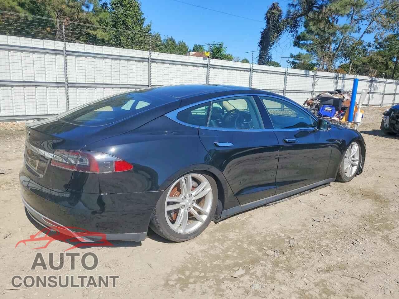 TESLA MODEL S 2013 - 5YJSA1CG9DFP06802