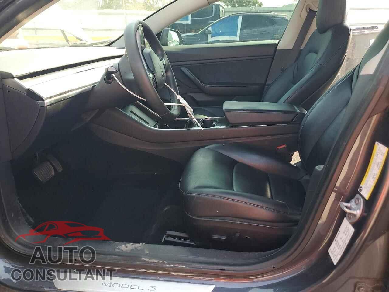 TESLA MODEL 3 2019 - 5YJ3E1EB8KF520692