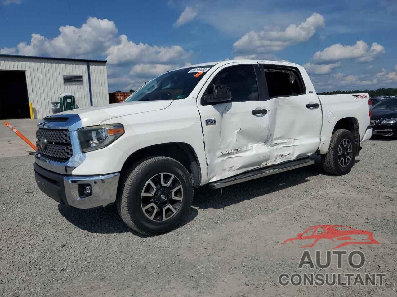 TOYOTA TUNDRA 2018 - 5TFDW5F13JX746934