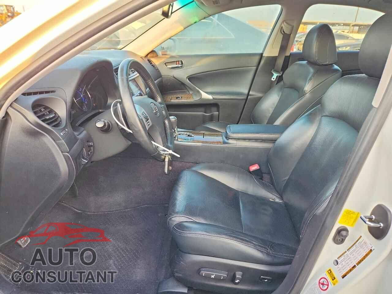 LEXUS IS 2011 - JTHBF5C24B5153373