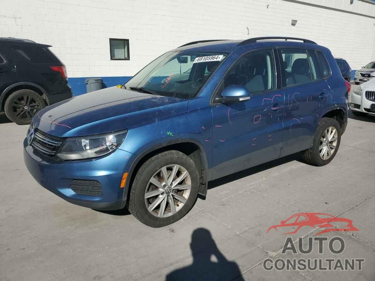 VOLKSWAGEN TIGUAN 2017 - WVGBV7AX9HK052432