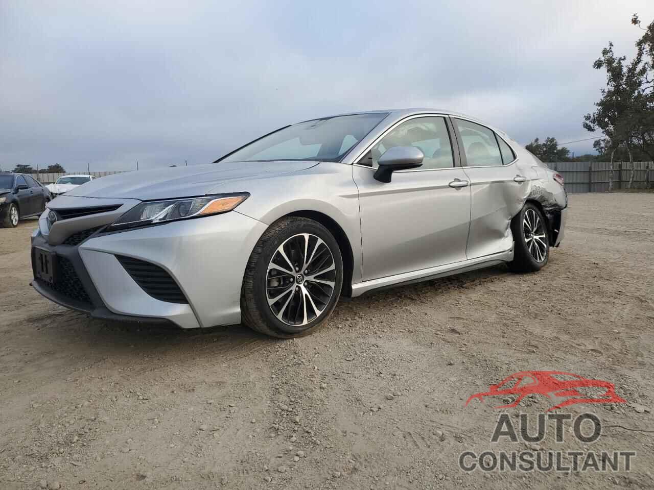 TOYOTA CAMRY 2018 - 4T1B11HK3JU120723