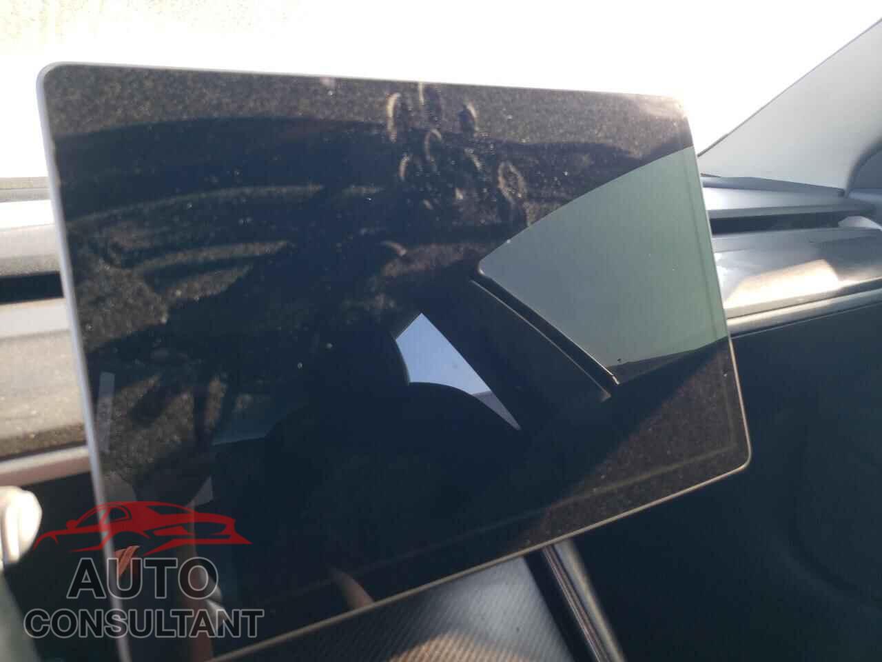 TESLA MODEL 3 2018 - 5YJ3E1EA0JF008480