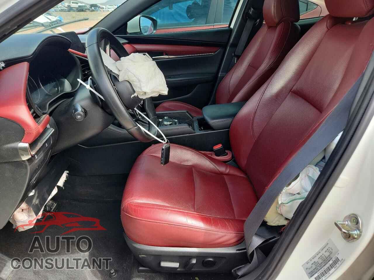 MAZDA 3 2021 - JM1BPAML8M1331536
