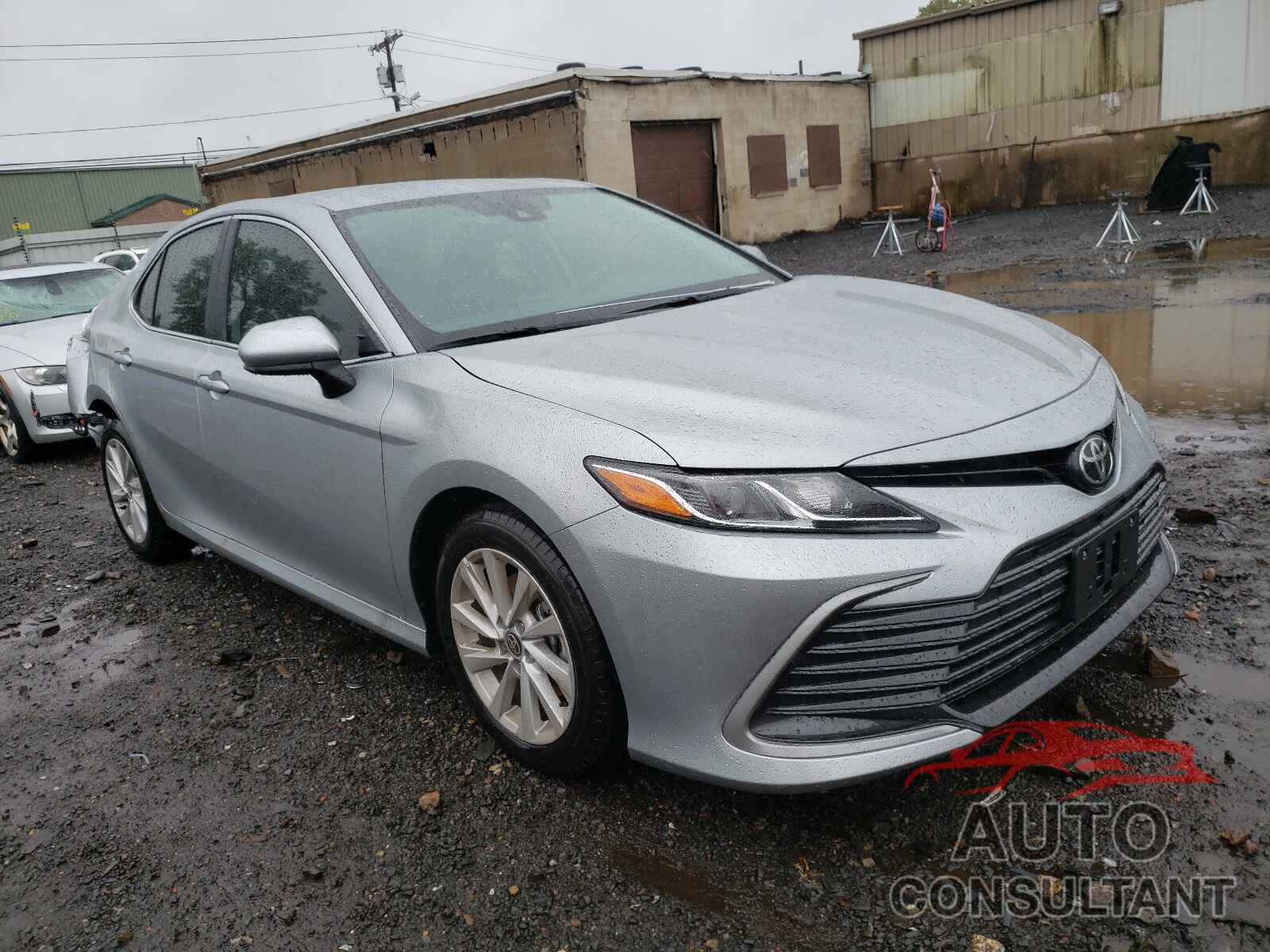 TOYOTA CAMRY 2021 - 4T1C11BK8MU044529