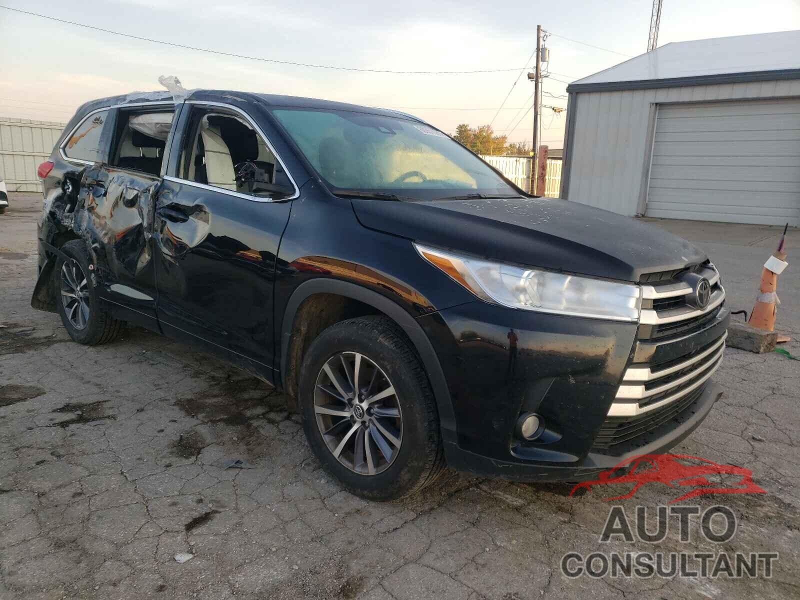 TOYOTA HIGHLANDER 2018 - 5TDJZRFH0JS530012