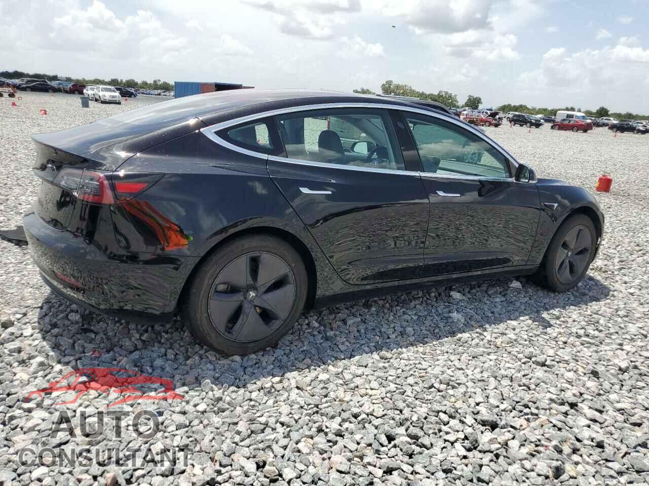 TESLA MODEL 3 2018 - 5YJ3E1EA2JF032375