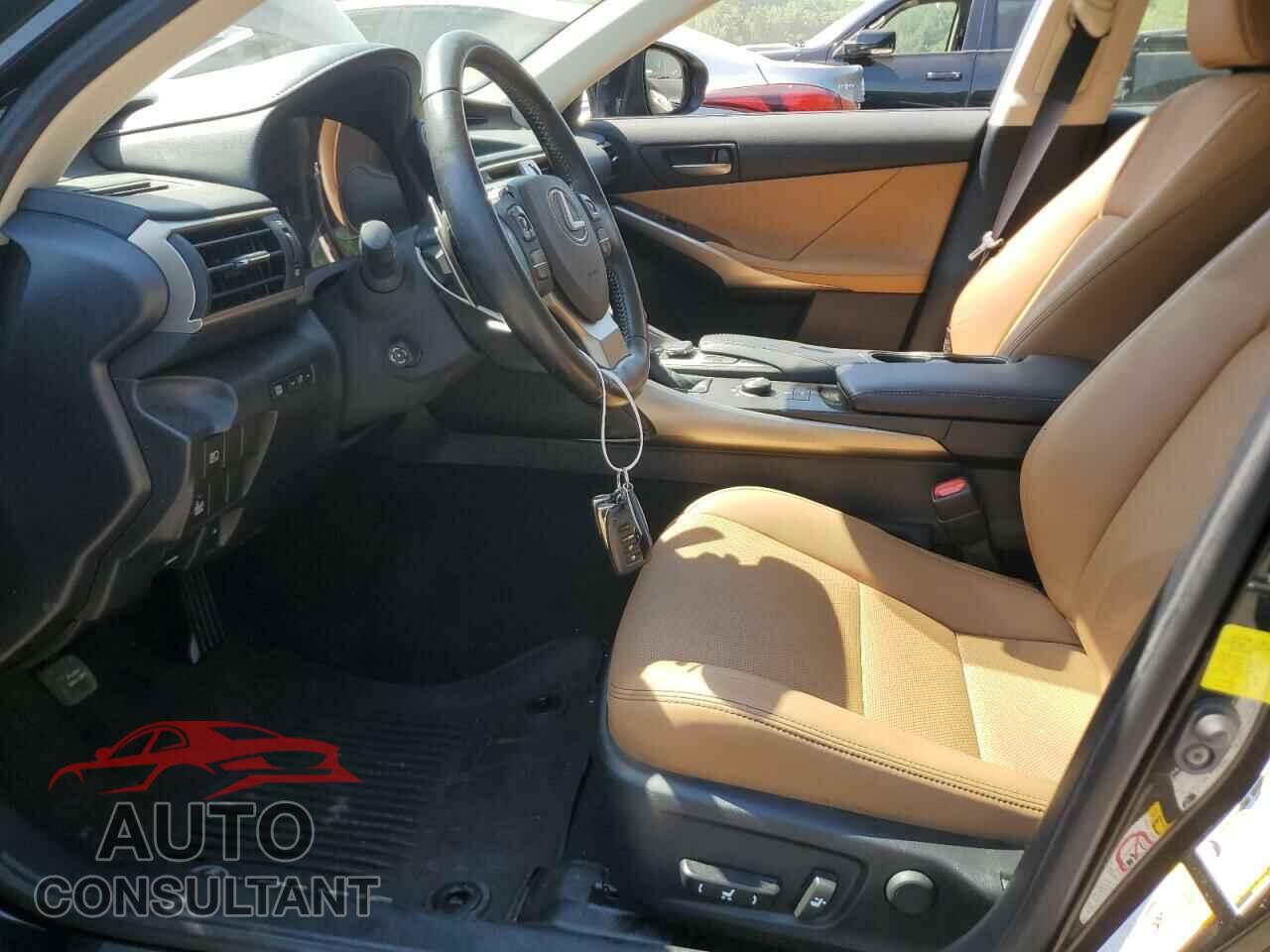 LEXUS IS 2018 - JTHC81D22J5031521