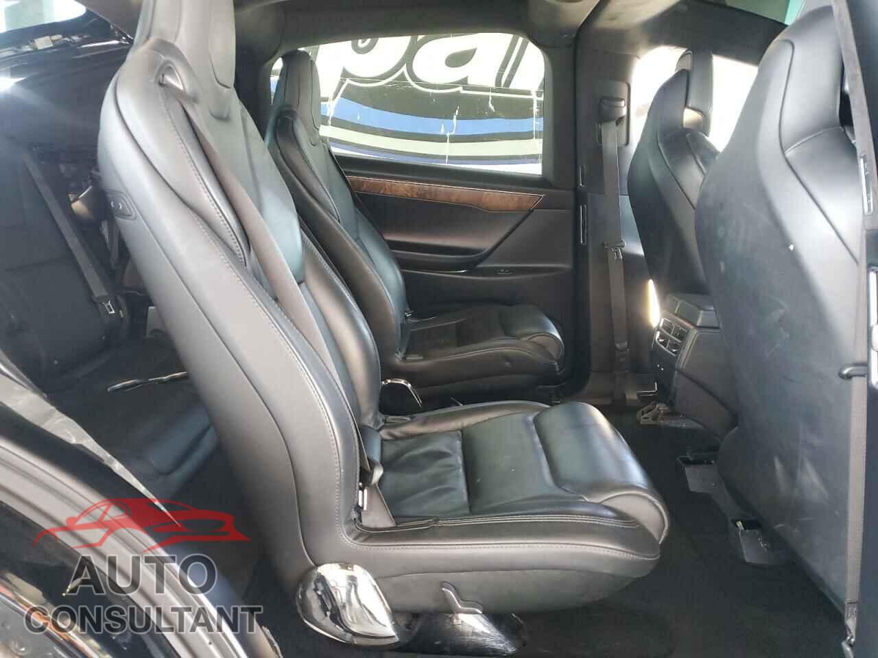 TESLA MODEL X 2017 - 5YJXCBE27HF068854