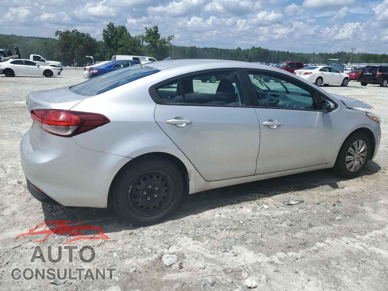 KIA FORTE 2017 - 3KPFK4A77HE028565