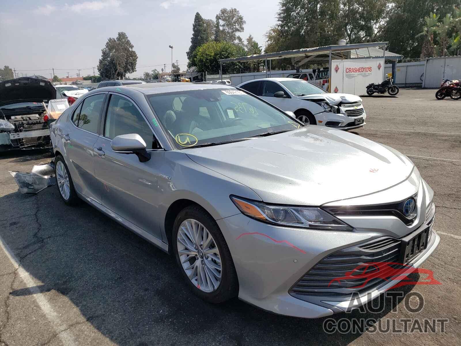 TOYOTA CAMRY 2019 - 4T1B21HK0KU010694