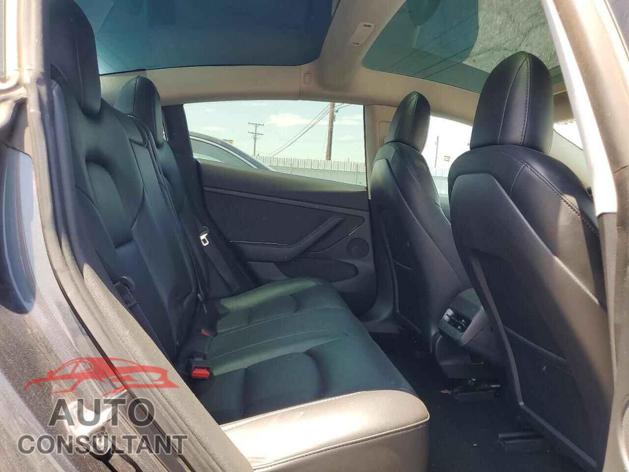 TESLA MODEL 3 2023 - 5YJ3E1EA8PF452425