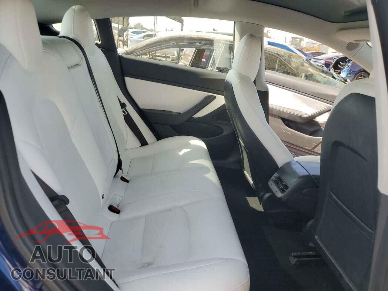 TESLA MODEL 3 2018 - 5YJ3E1EB8JF080844