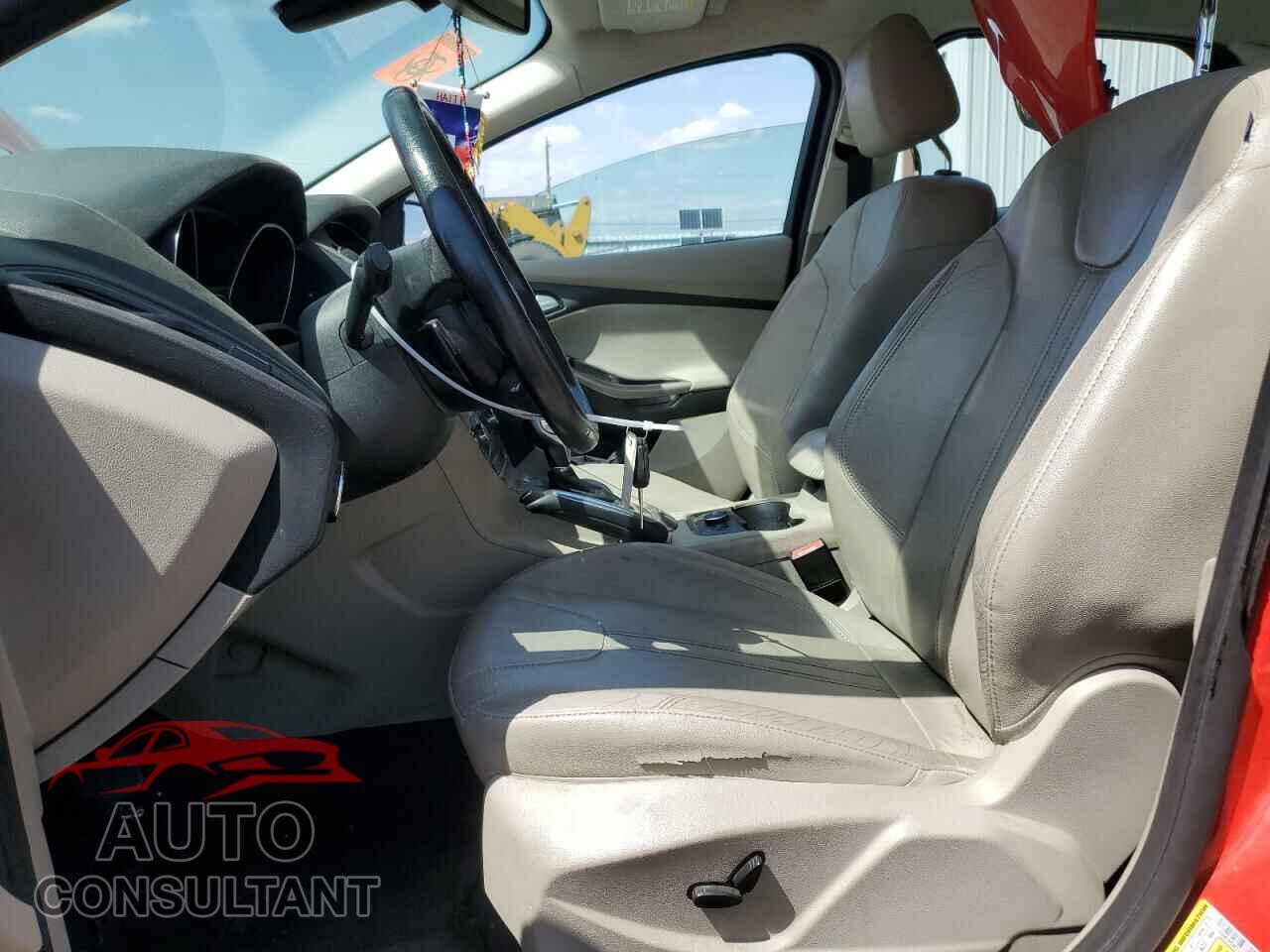 FORD FOCUS 2012 - 1FAHP3H2XCL117275