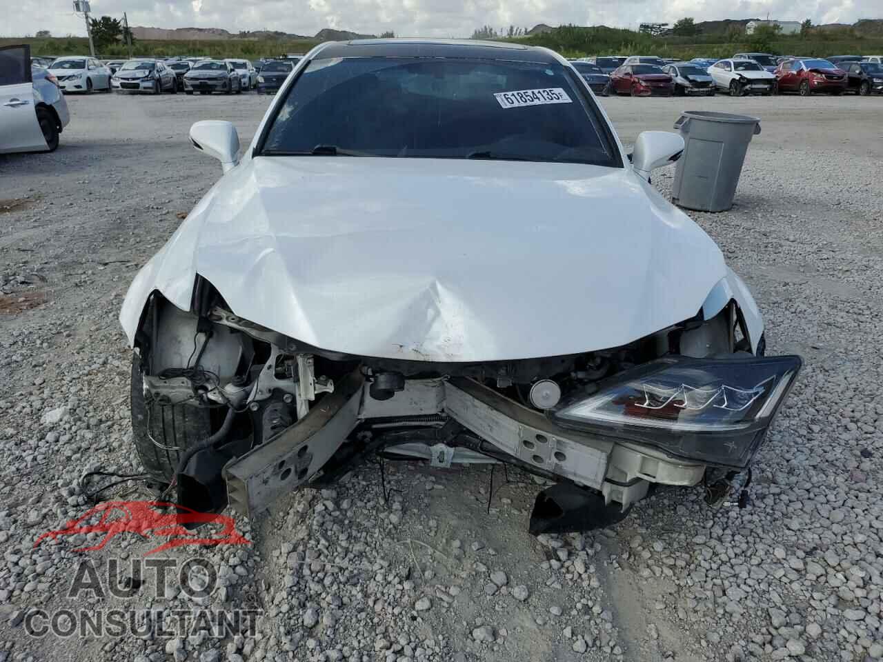 LEXUS IS 2012 - JTHBF5C27C2103103