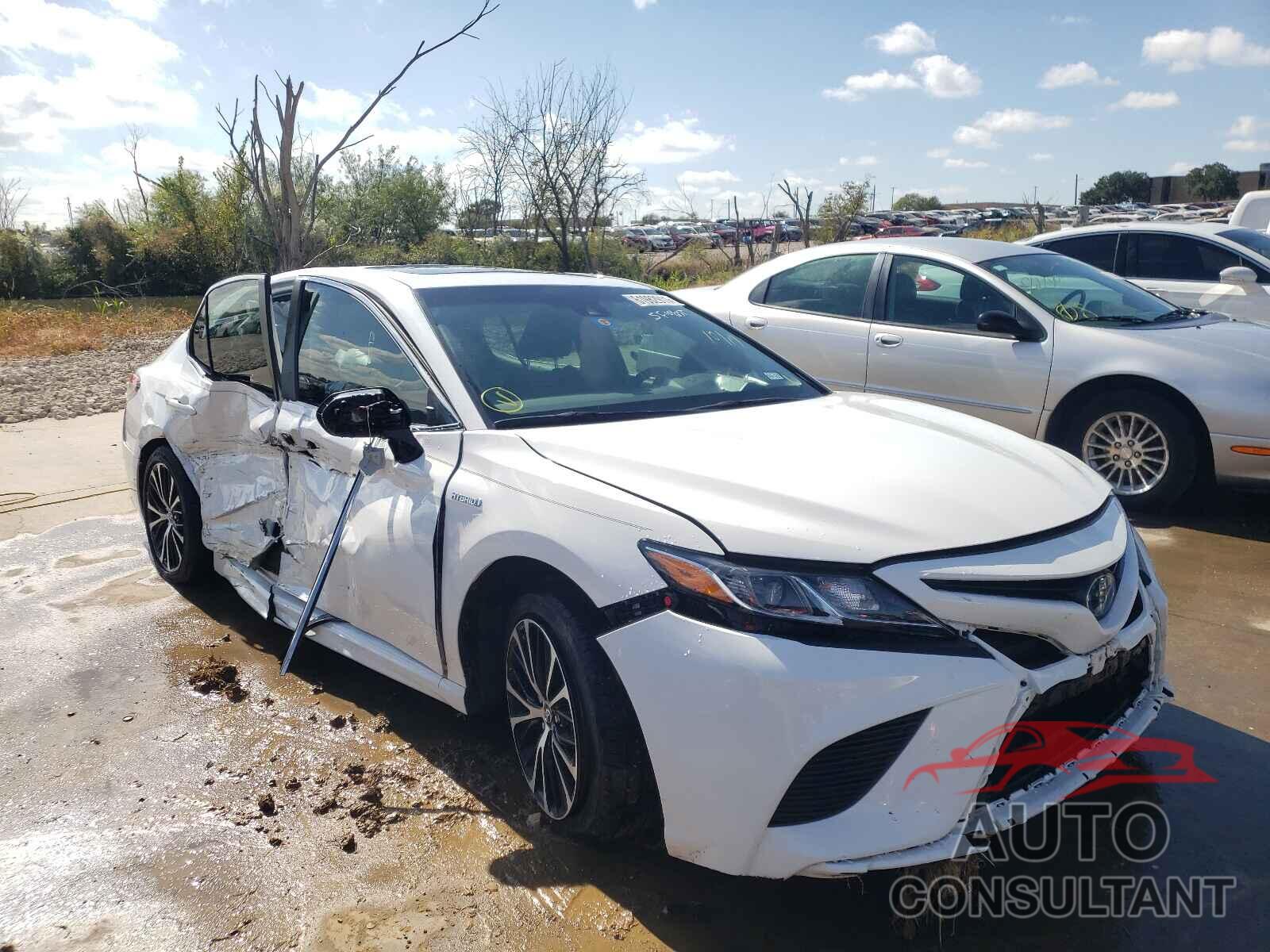 TOYOTA CAMRY 2018 - 4T1B21HK2JU510063