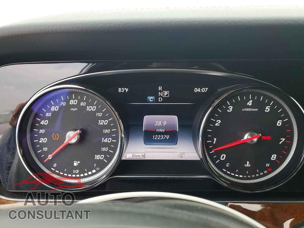 MERCEDES-BENZ E-CLASS 2017 - WDDZF4KB2HA101497