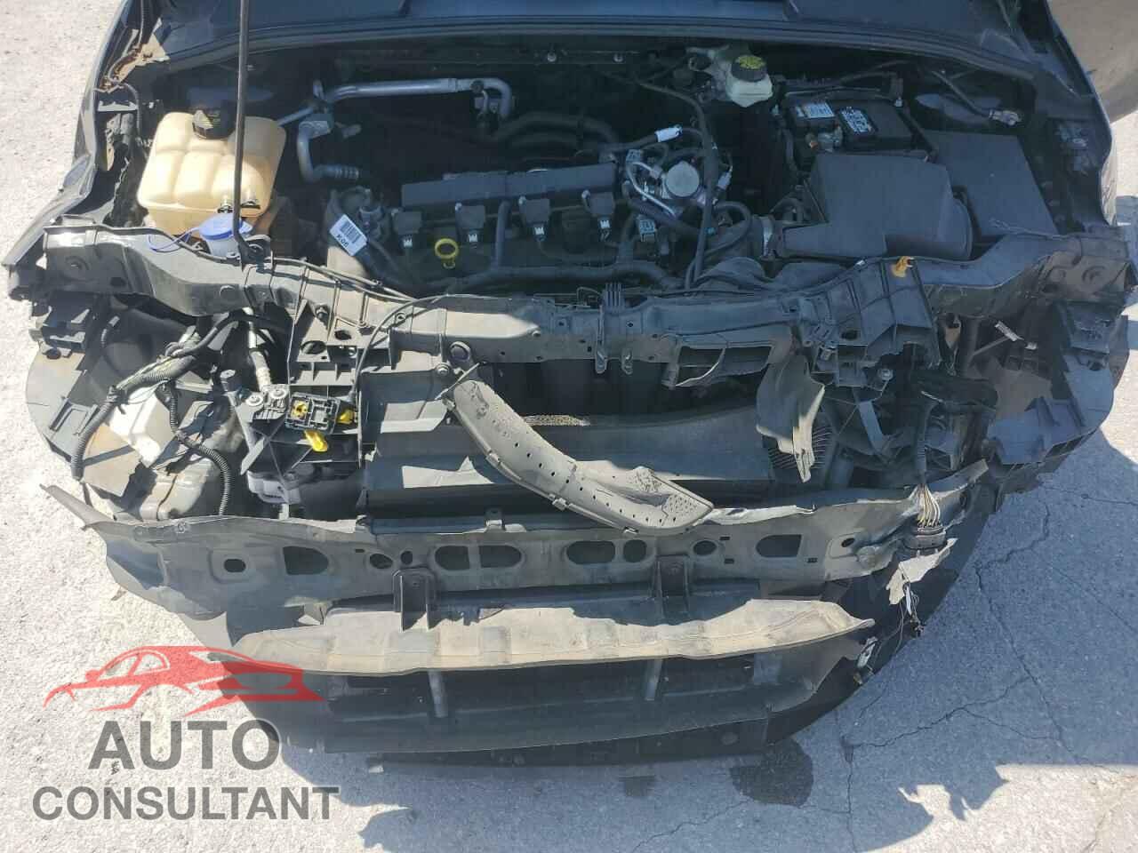 FORD FOCUS 2017 - 1FADP3F28HL283237