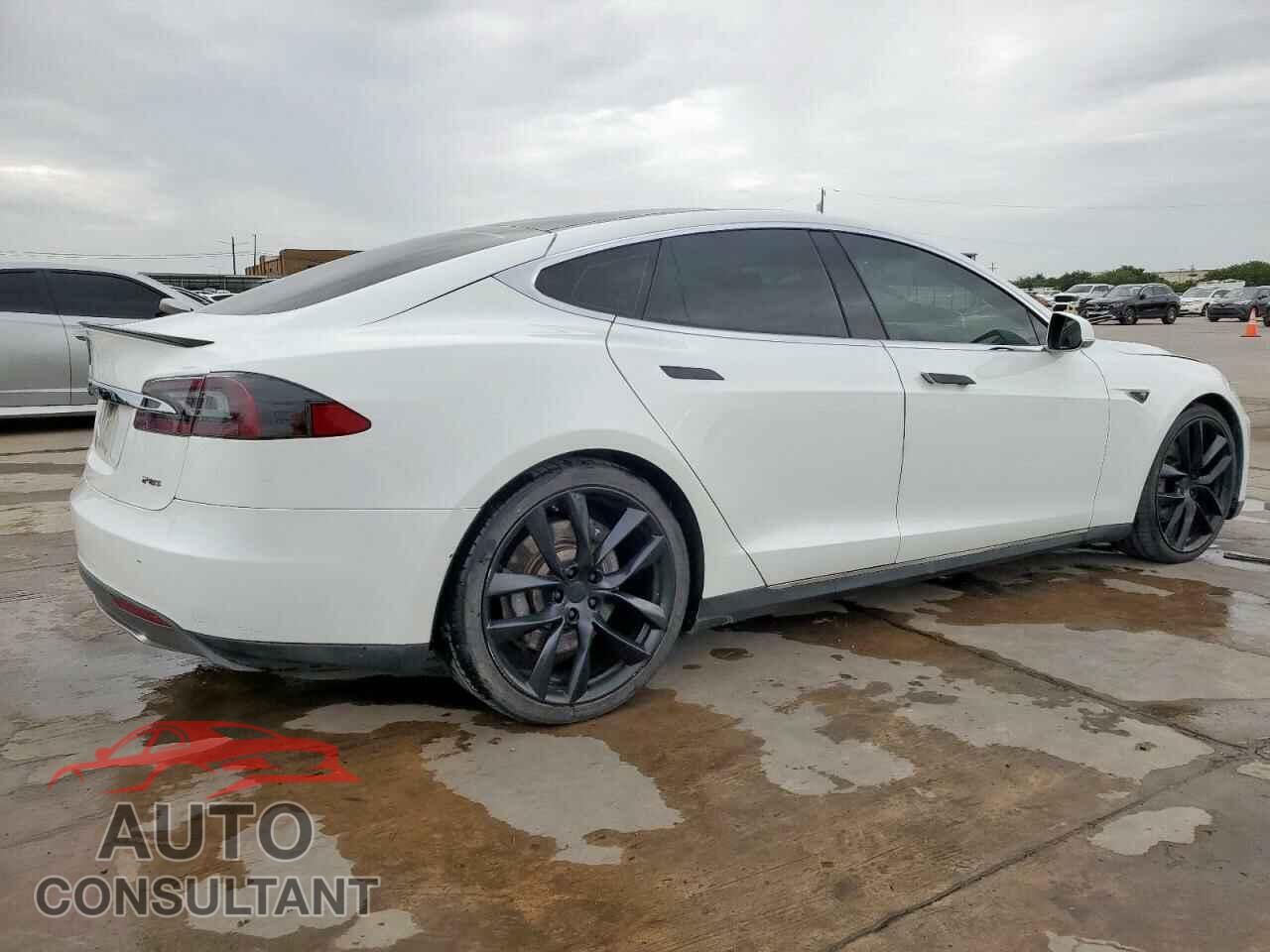 TESLA MODEL S 2013 - 5YJSA1DP8DFP05283