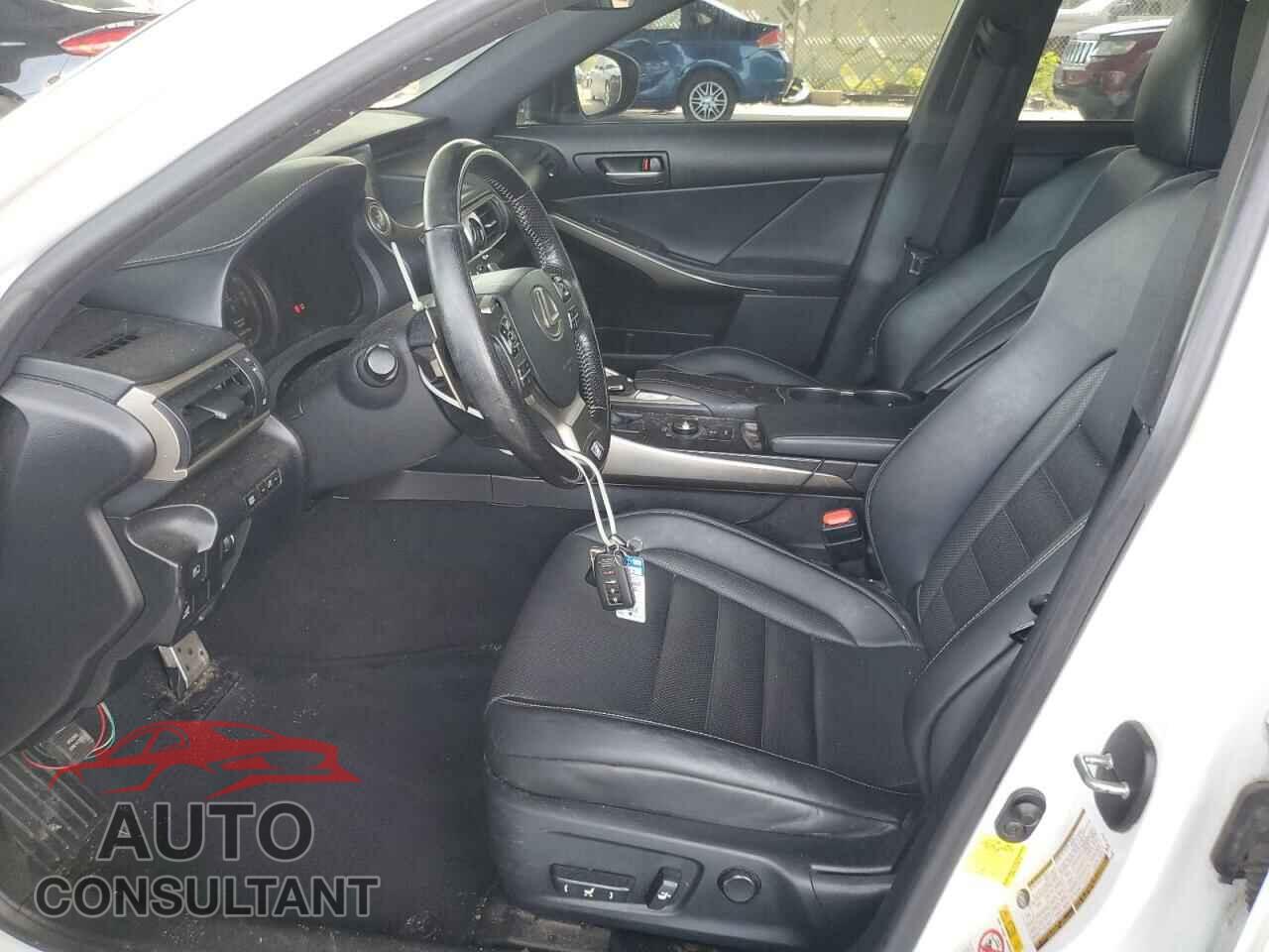 LEXUS IS 2017 - JTHBA1D28H5043148