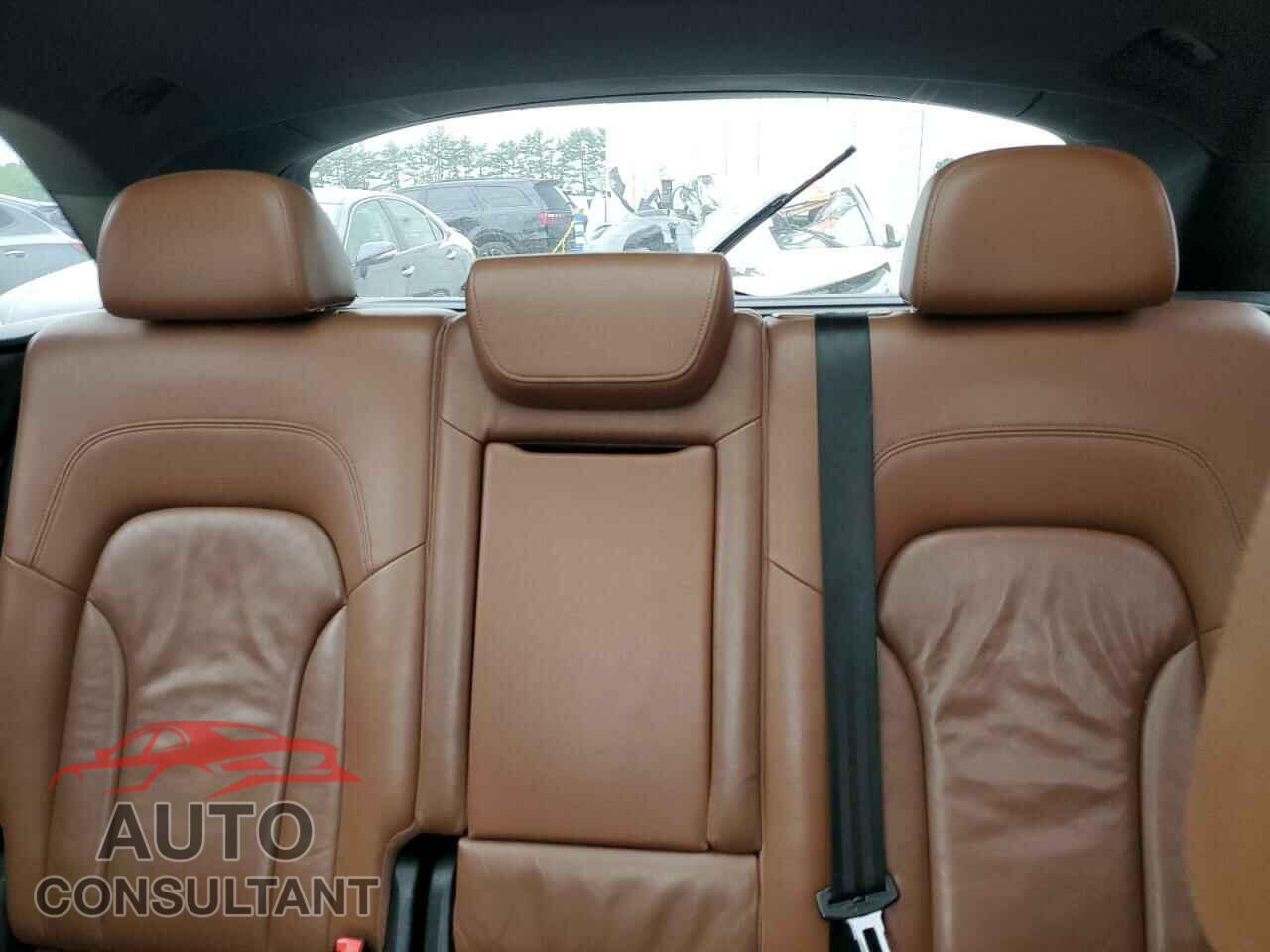 AUDI Q5 2011 - WA1CFAFP7BA092530