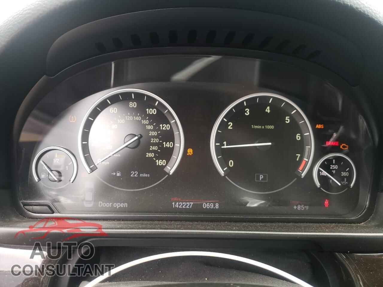 BMW 5 SERIES 2013 - WBAFU7C54DDU70204
