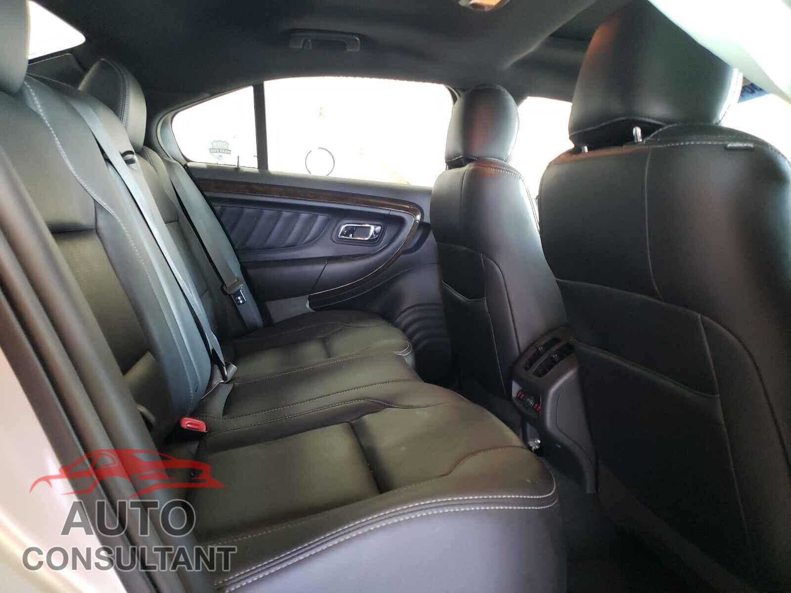 FORD TAURUS 2017 - 1FAHP2J88HG128395