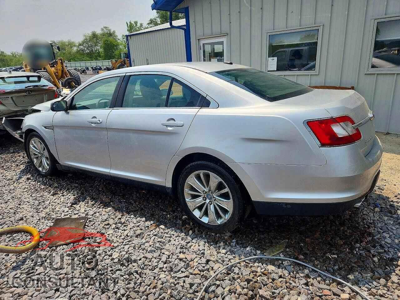 FORD TAURUS 2010 - 1FAHP2FW4AG161827