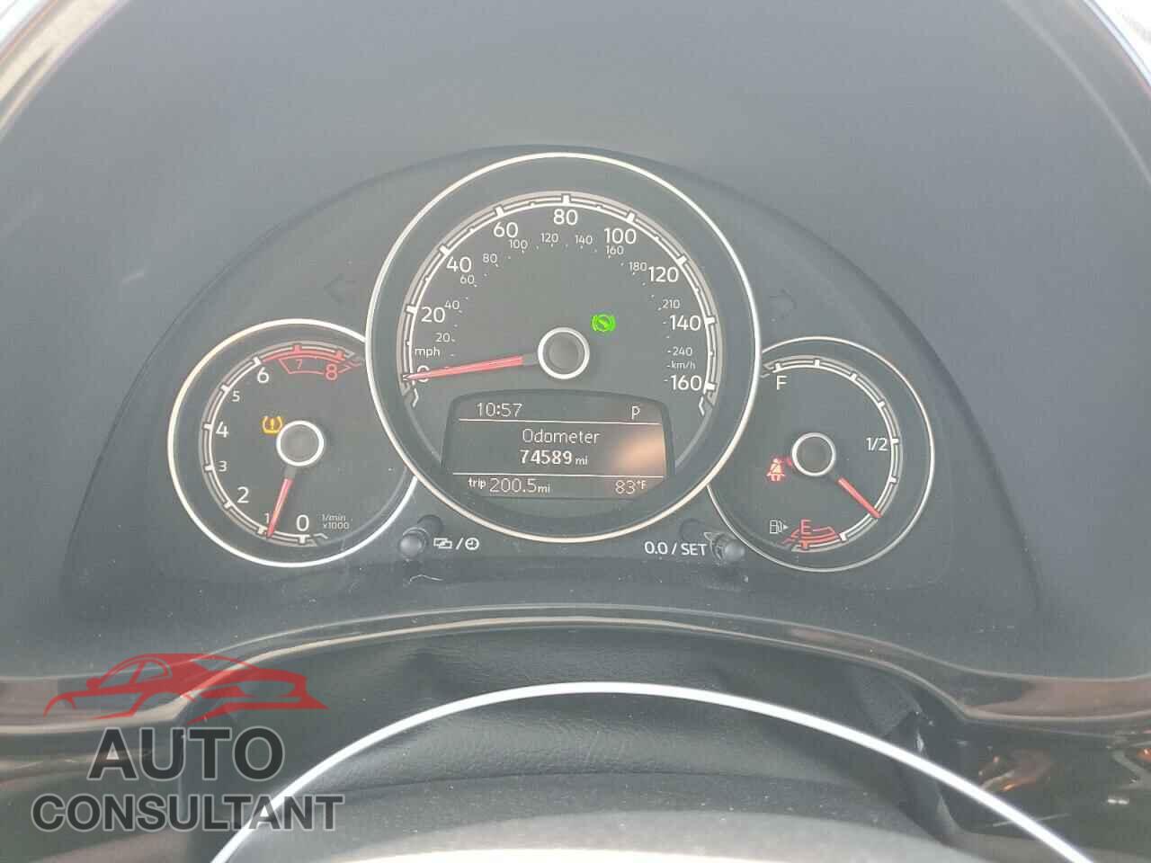 VOLKSWAGEN BEETLE 2017 - 3VWF17AT4HM604780