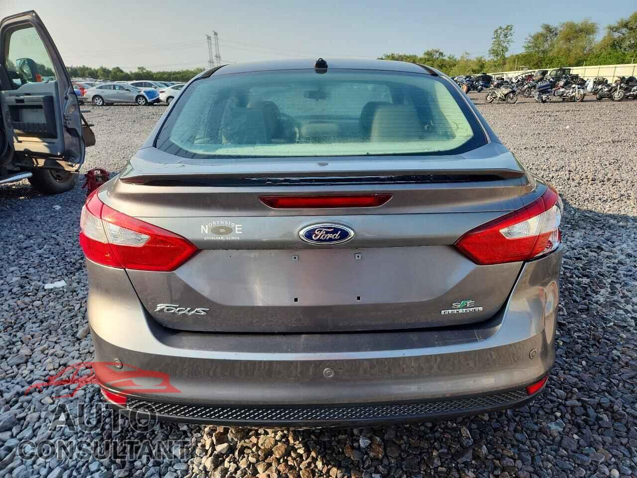 FORD FOCUS 2014 - 1FADP3F25EL143514