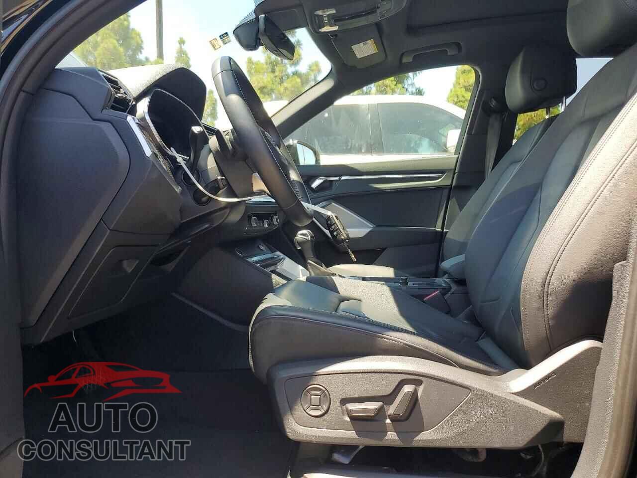 AUDI Q3 2022 - WA1EECF35N1069207