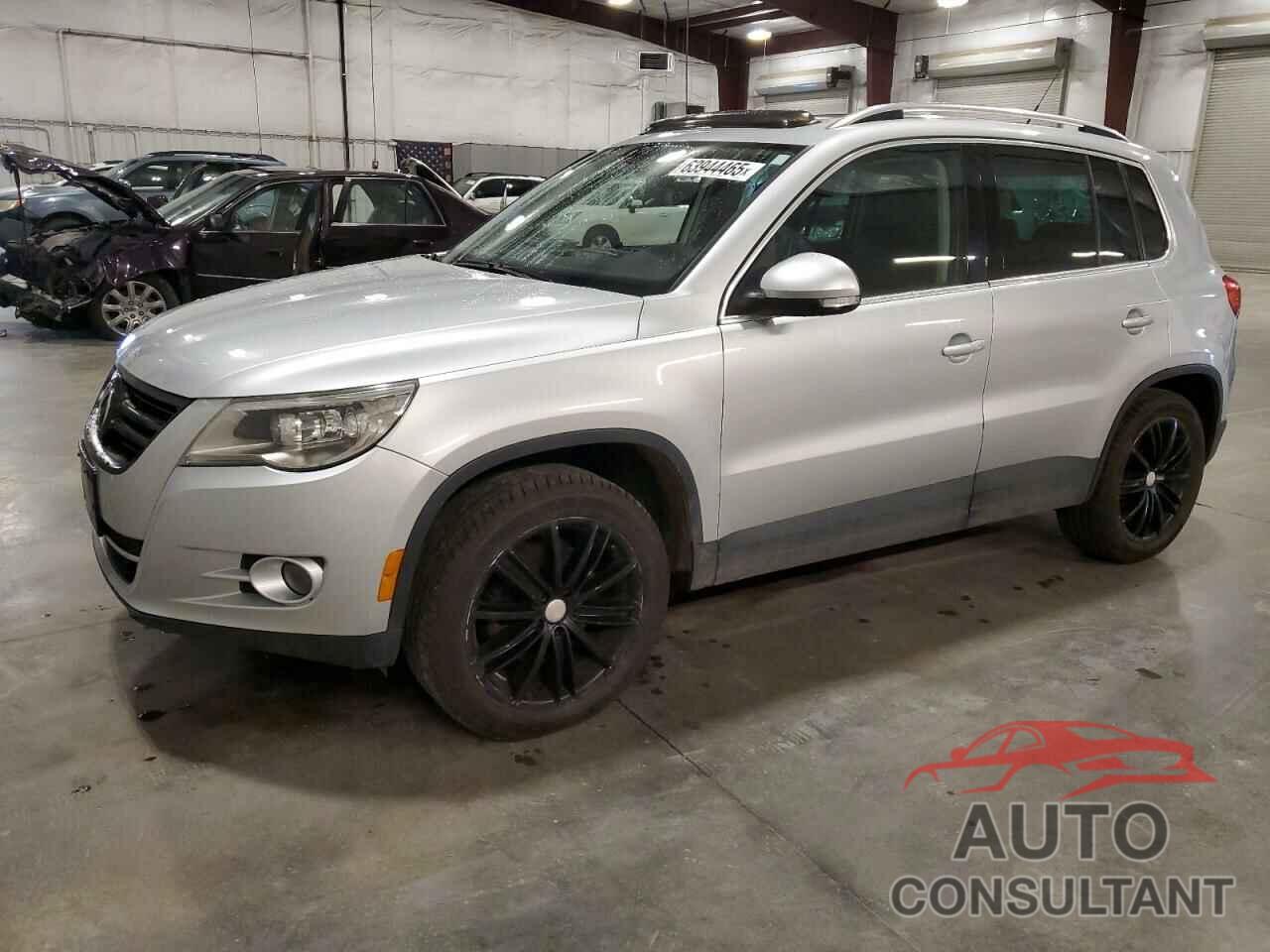 VOLKSWAGEN TIGUAN 2011 - WVGBV7AX9BW558374