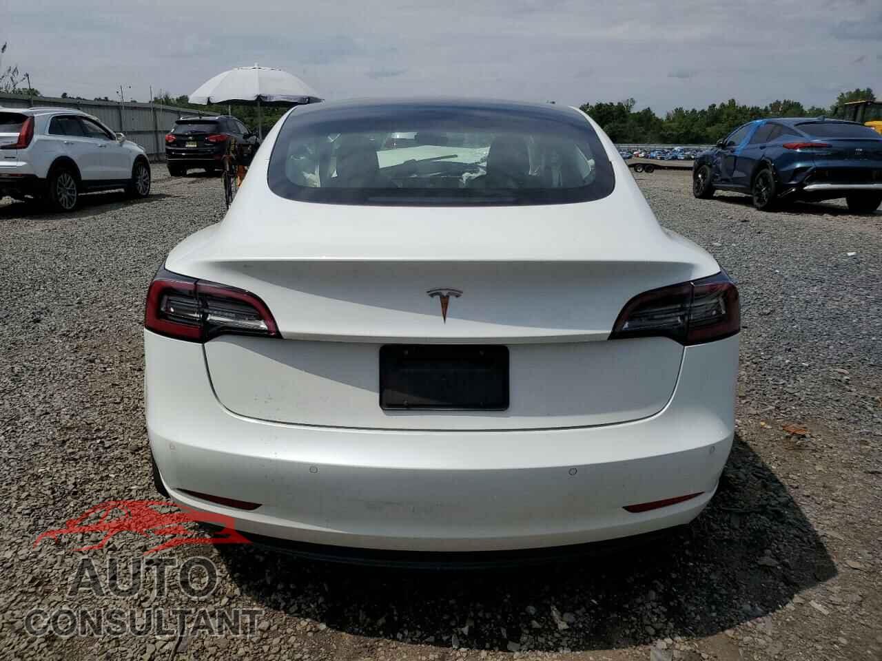 TESLA MODEL 3 2021 - 5YJ3E1EA1MF850653