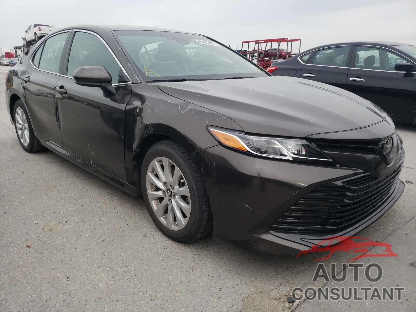 TOYOTA CAMRY 2018 - 4T1B11HK7JU034072