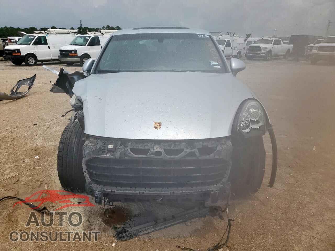 PORSCHE CAYENNE 2016 - WP1AA2A23GKA10290