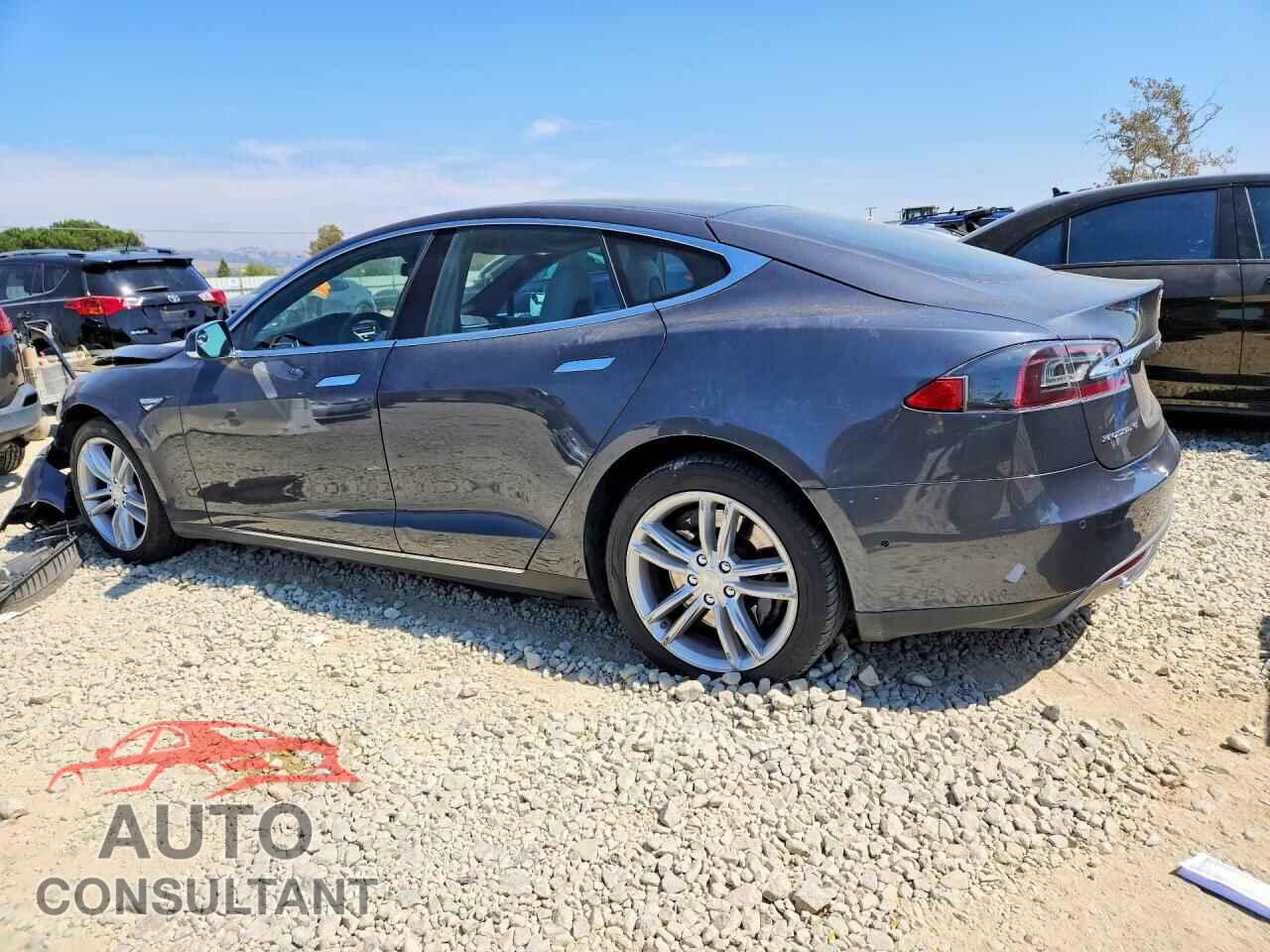 TESLA MODEL S 2015 - 5YJSA1E21FF111642