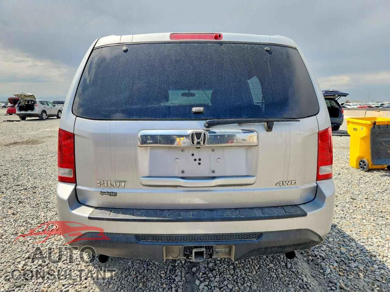 HONDA PILOT 2015 - 5FNYF4H25FB042995
