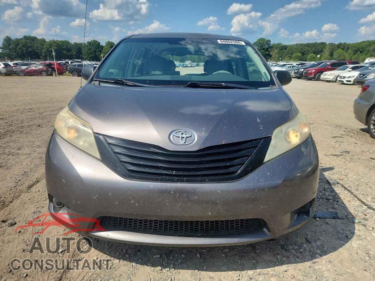 TOYOTA SIENNA 2013 - 5TDZK3DC8DS398536