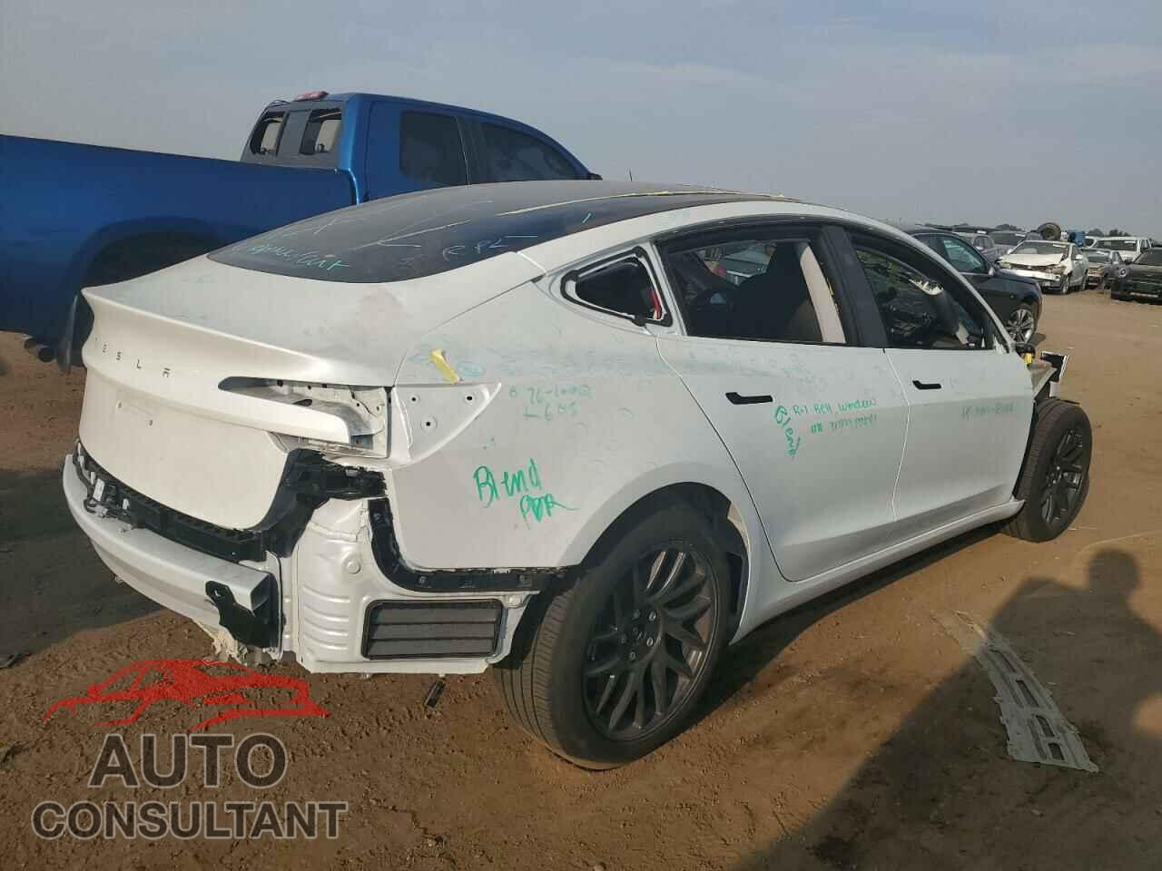 TESLA MODEL 3 2024 - 5YJ3E1EA7RF732484