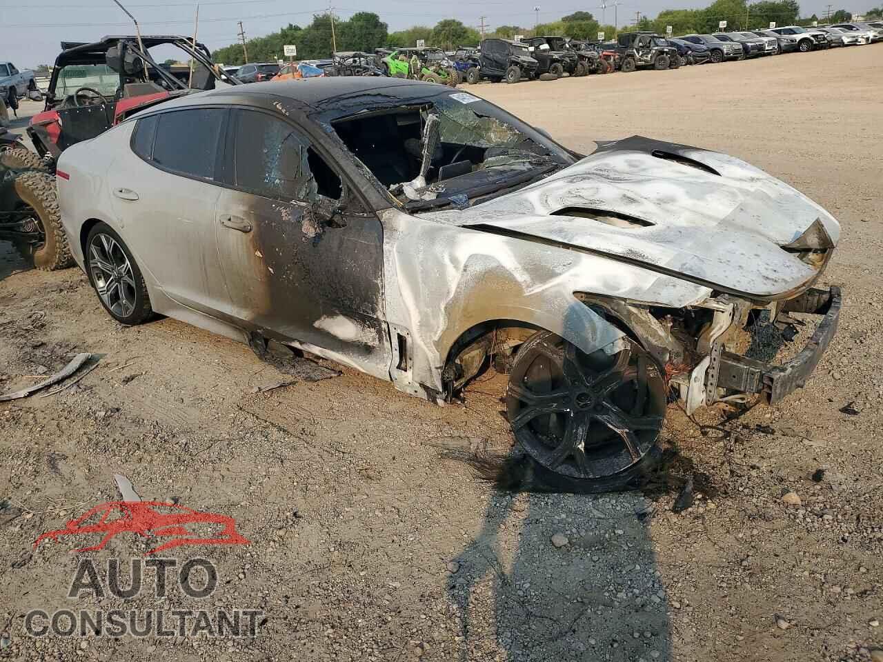 KIA STINGER 2018 - KNAE45LC5J6040261