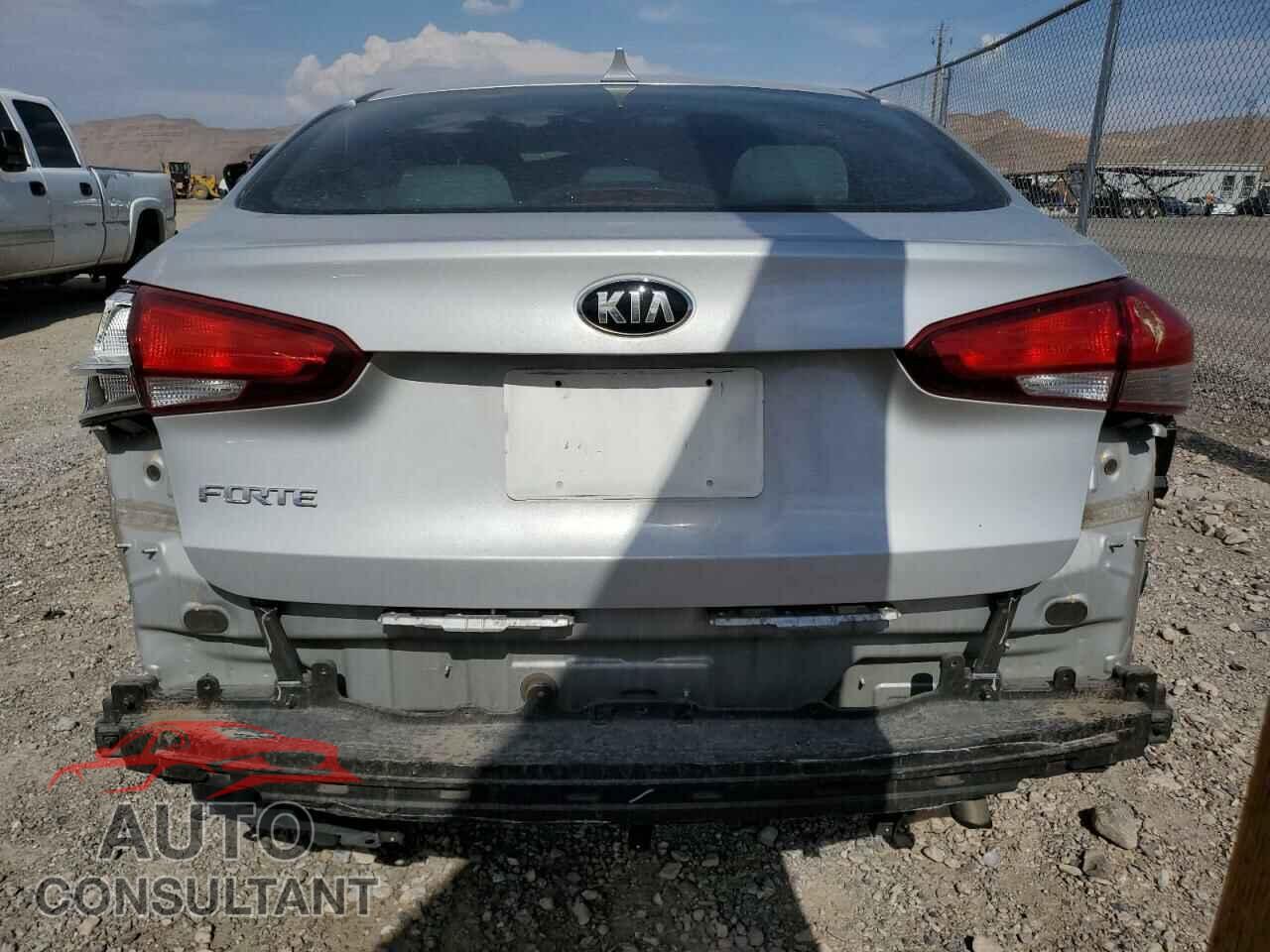 KIA FORTE 2017 - 3KPFK4A75HE129829