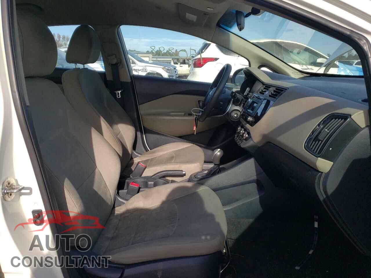 KIA RIO 2017 - KNADM4A39H6048608