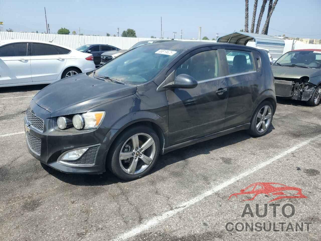 CHEVROLET SONIC 2013 - 1G1JH6SB2D4237093
