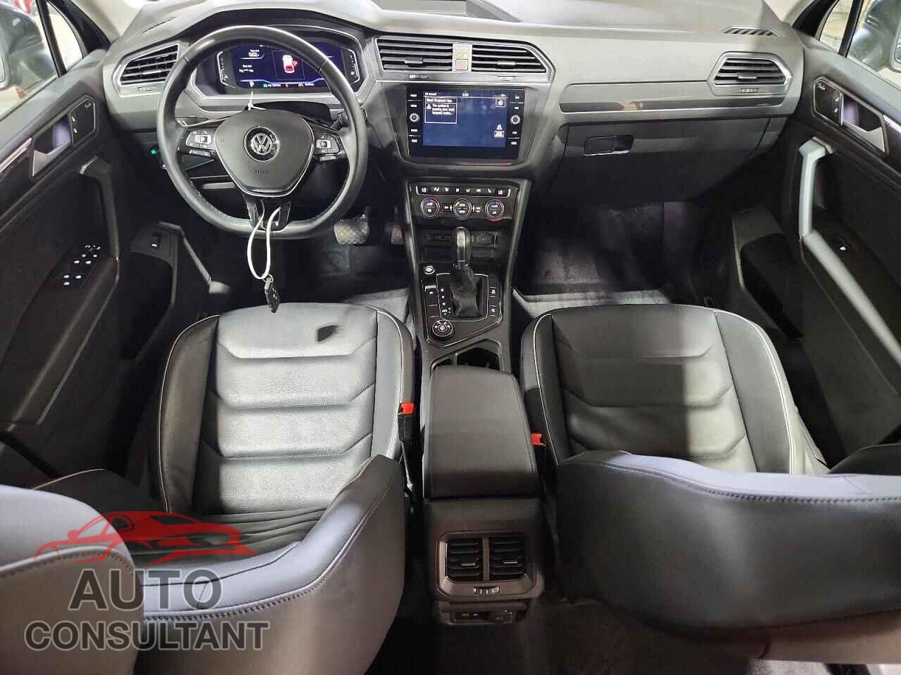 VOLKSWAGEN TIGUAN 2019 - 3VV4B7AX1KM074111