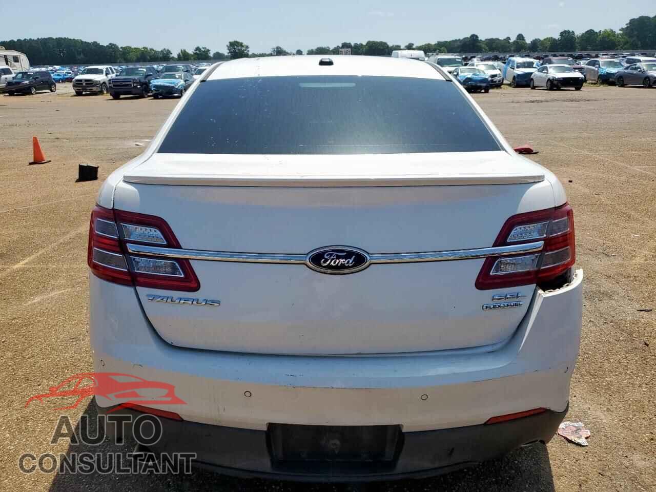 FORD TAURUS 2013 - 1FAHP2E81DG116089